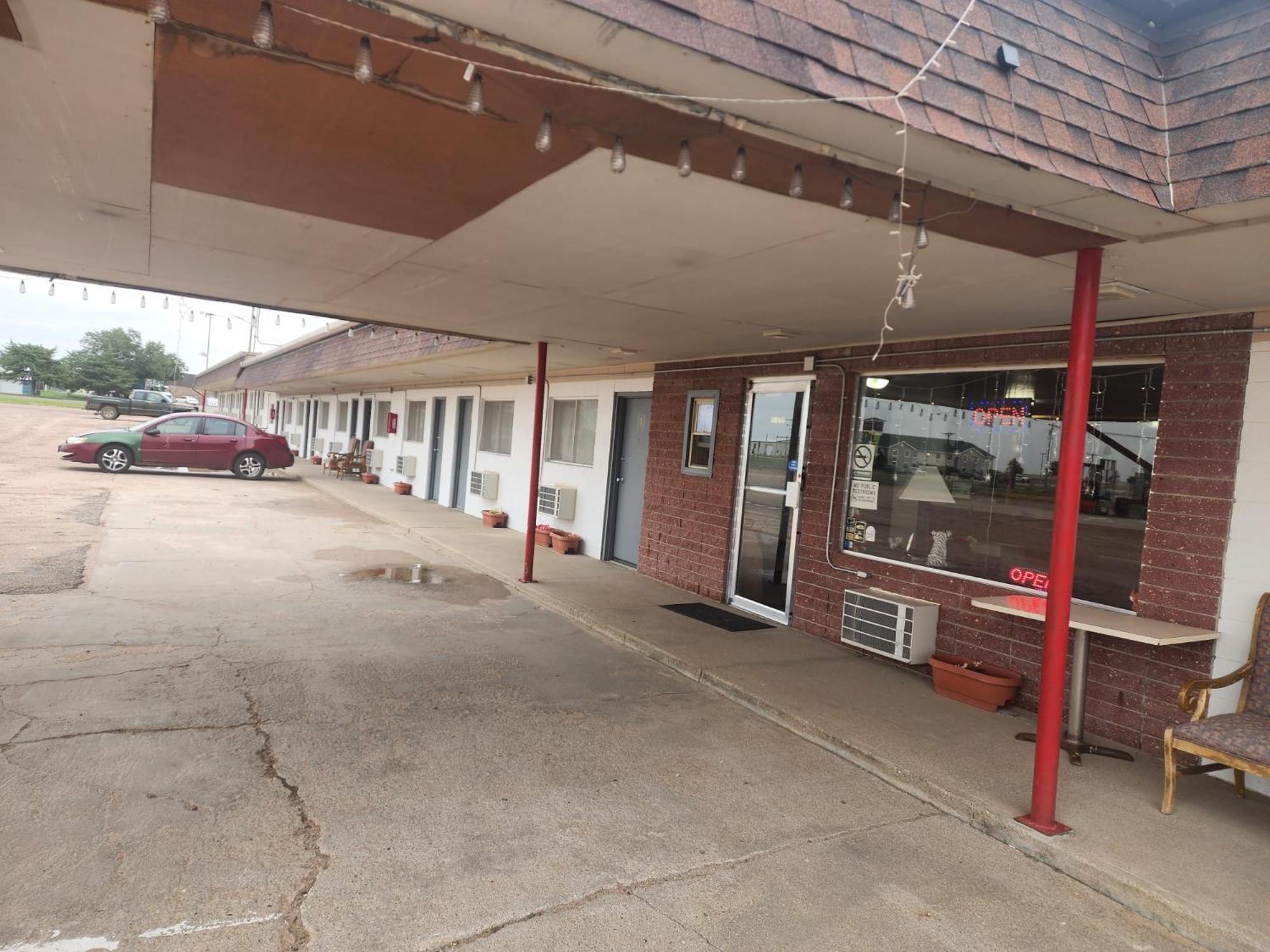 1St Inn By Oyo Quinter Hwy 70 Ks 外观 照片